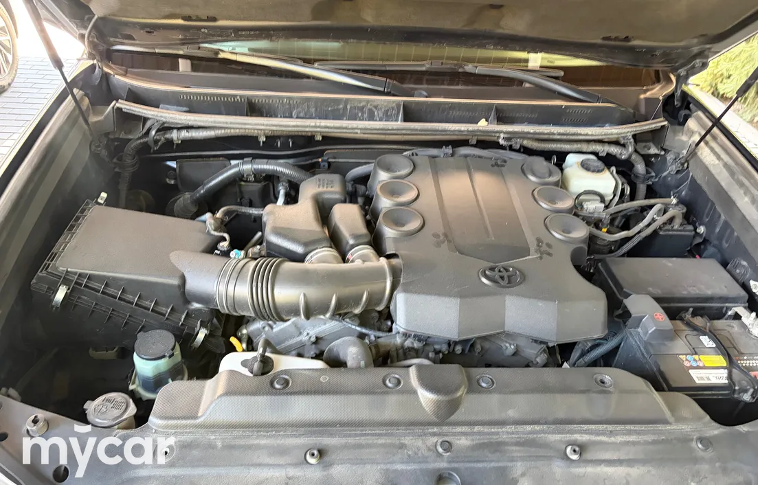 Toyota Land Cruiser Prado 2011
