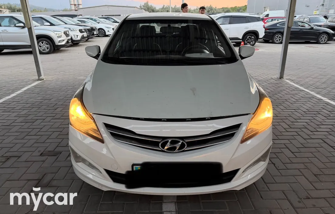 Hyundai Solaris 2015