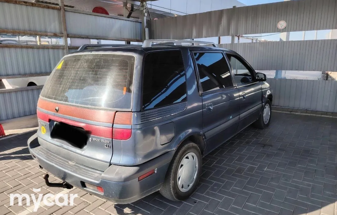 Mitsubishi Space Wagon 1993
