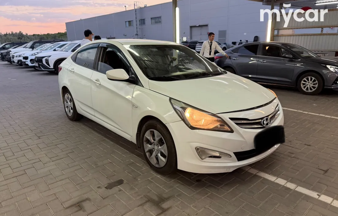 Hyundai Solaris 2015