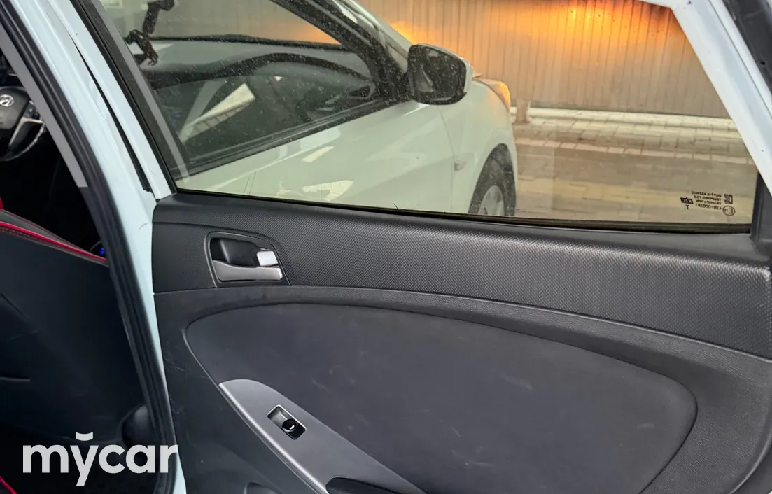 Hyundai Solaris 2015