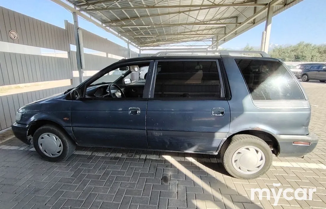 Mitsubishi Space Wagon 1993