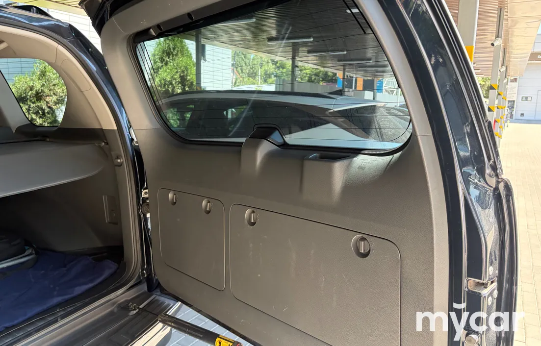 Toyota Land Cruiser Prado 2011