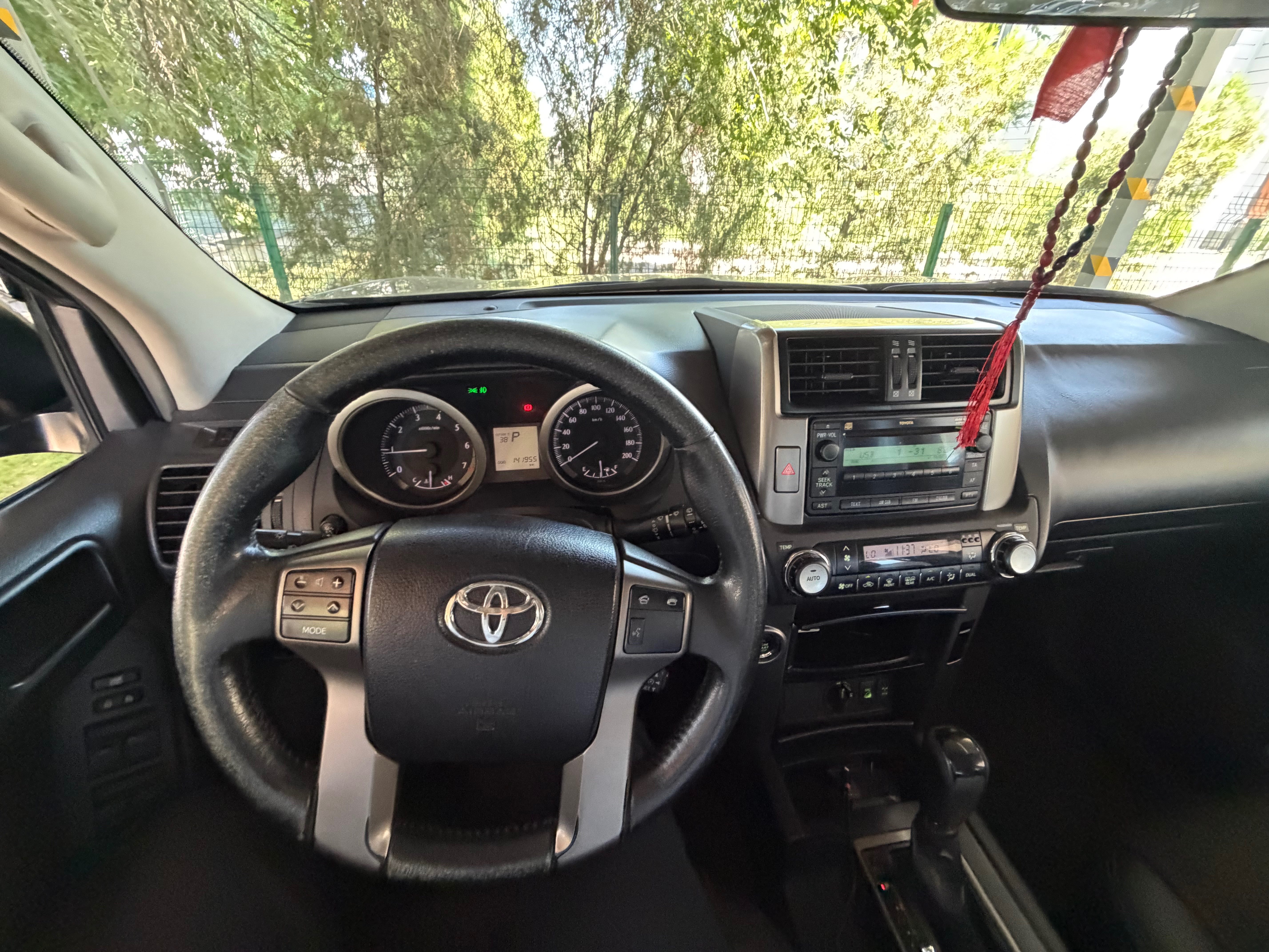 Toyota Land Cruiser Prado 2011