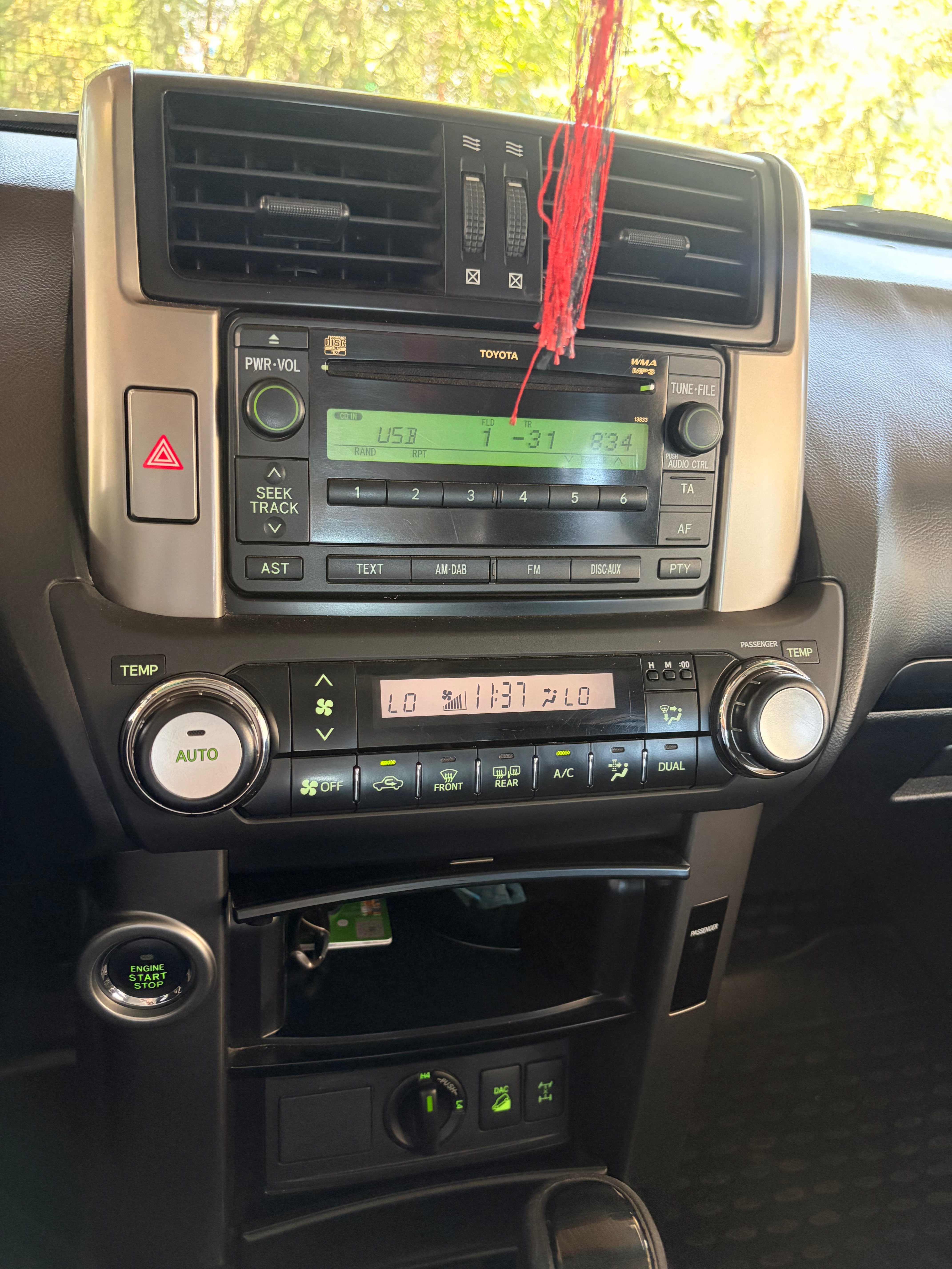 Toyota Land Cruiser Prado 2011