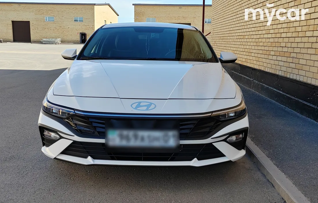 Hyundai Elantra 2024