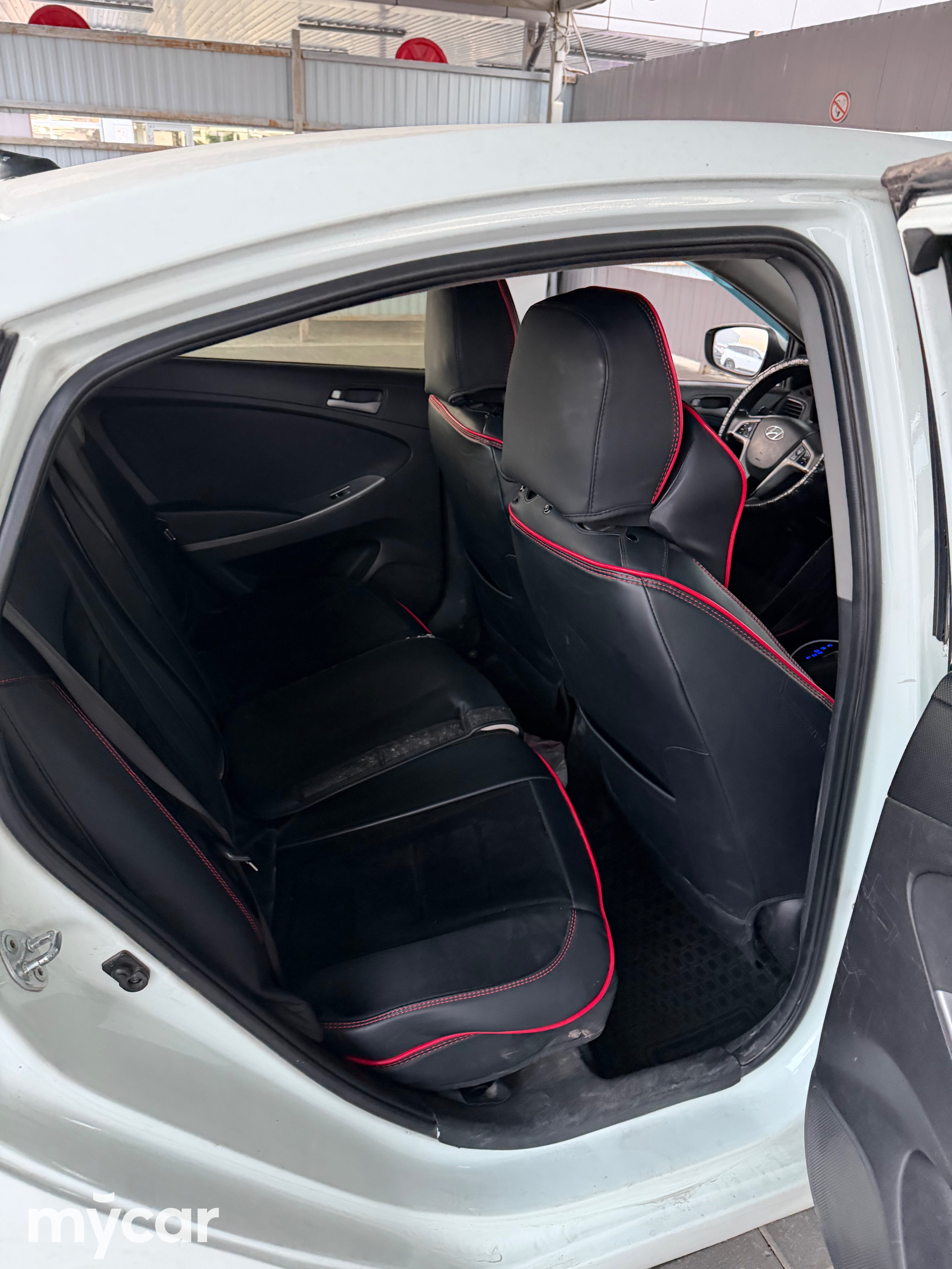 Hyundai Solaris 2015