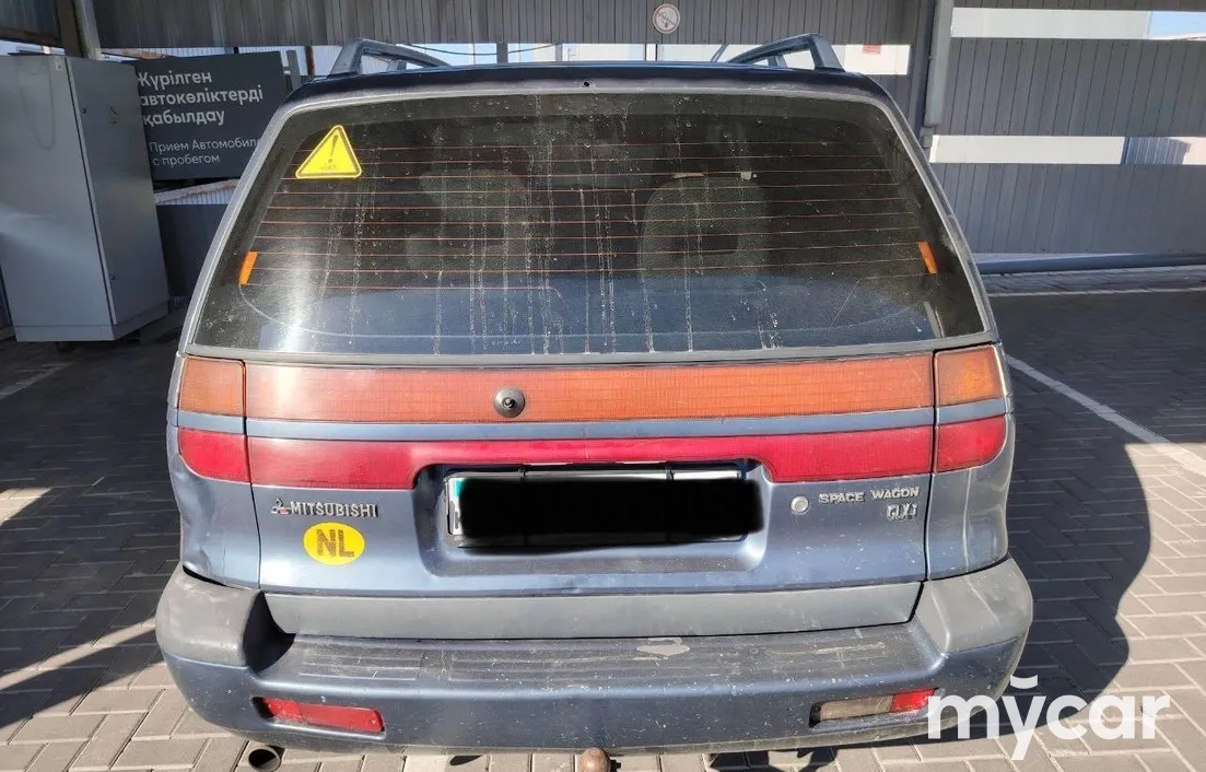 Mitsubishi Space Wagon 1993
