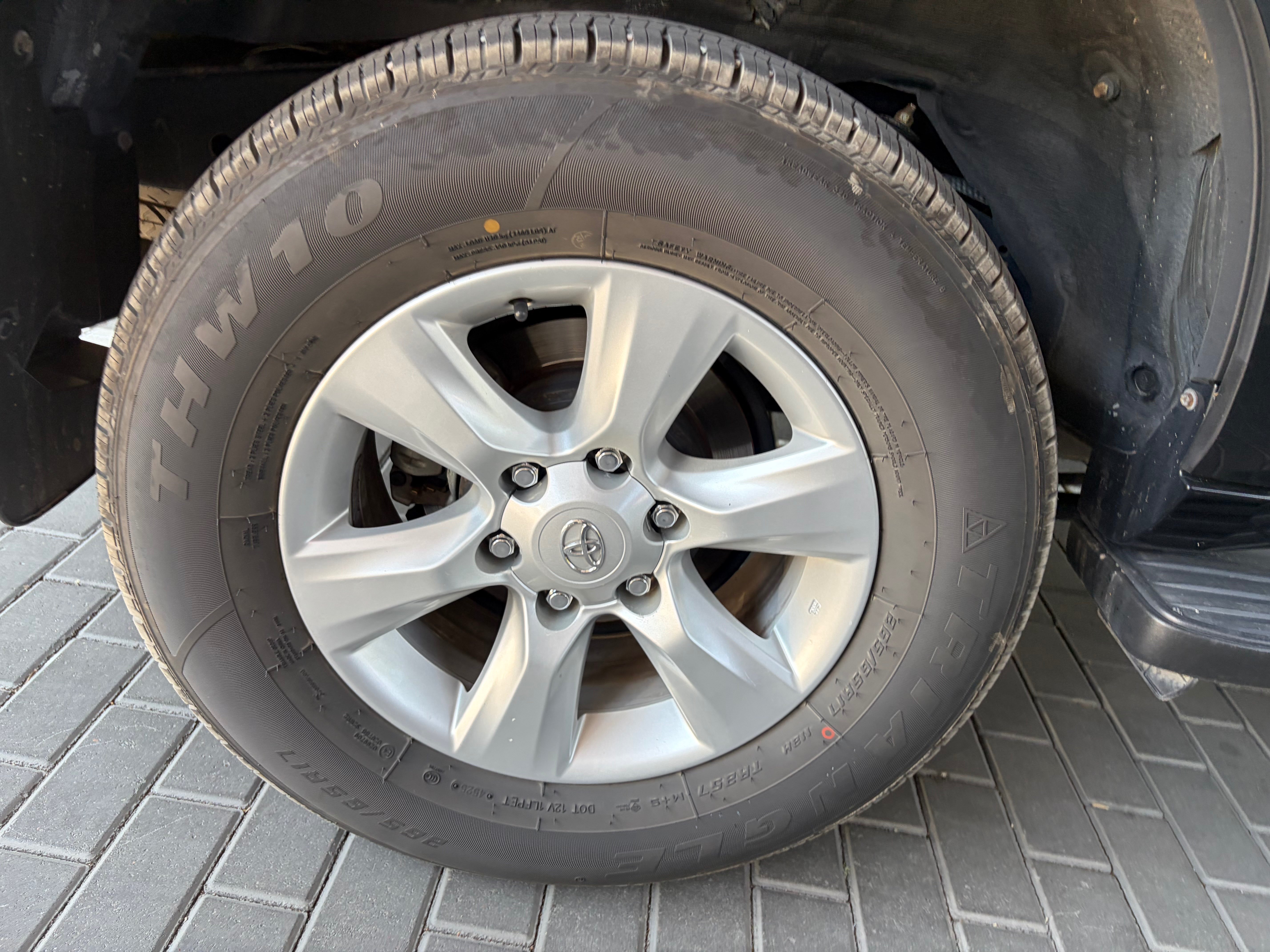 Toyota Land Cruiser Prado 2011