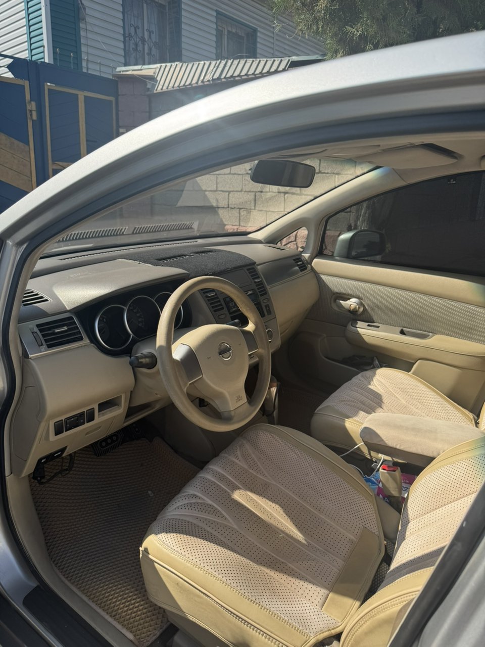 Nissan Tiida 2007