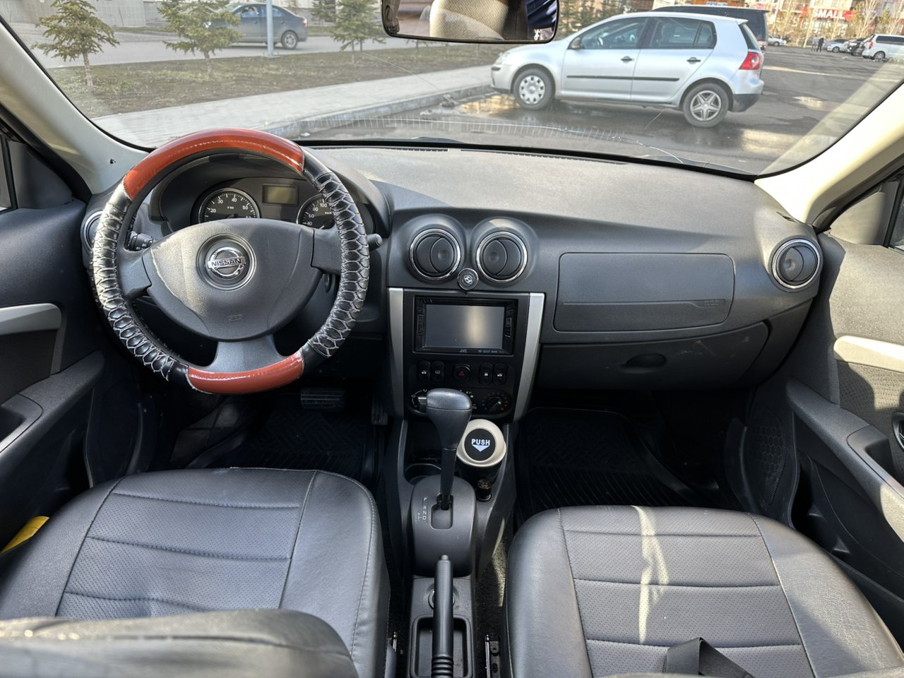 Nissan Almera 2014