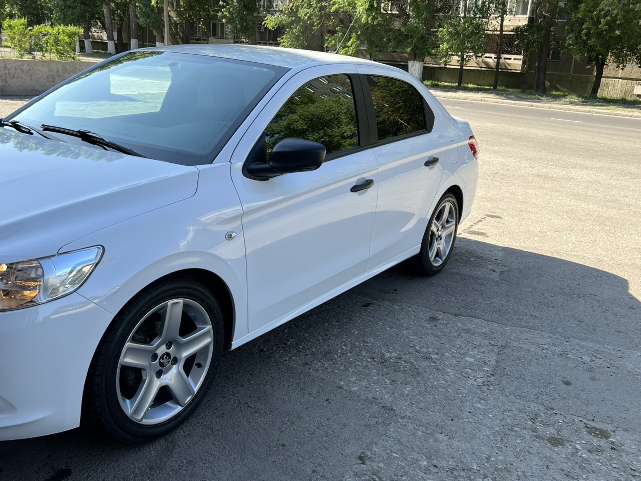 Peugeot 301 2017