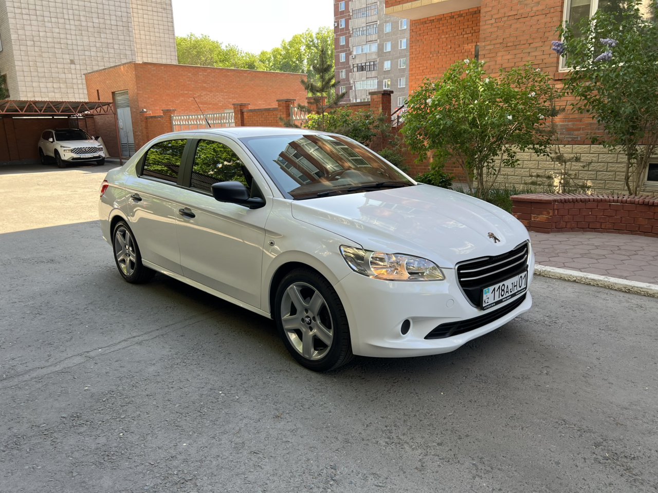 Peugeot 301 2017