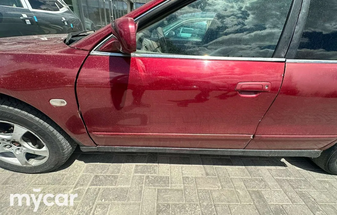 Mitsubishi Galant 2000