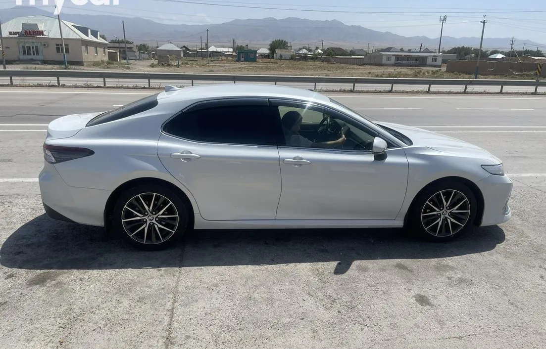 Toyota Camry 2021