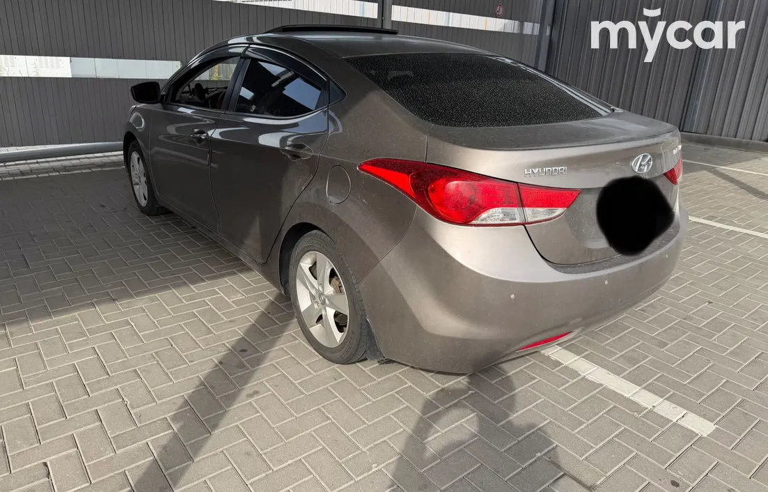 Hyundai Elantra 2013