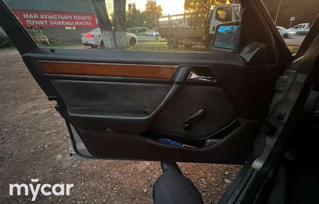 Mercedes-Benz E-Класс 1991