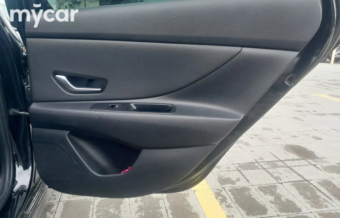 Hyundai Elantra 2022