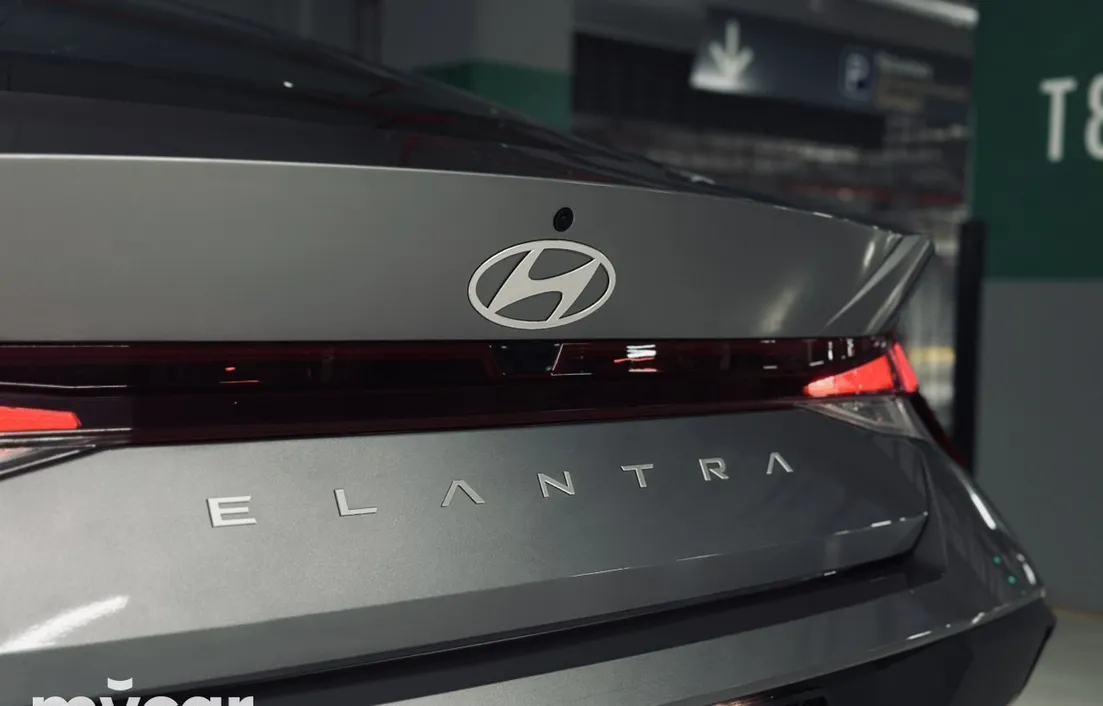 Hyundai Elantra 2024