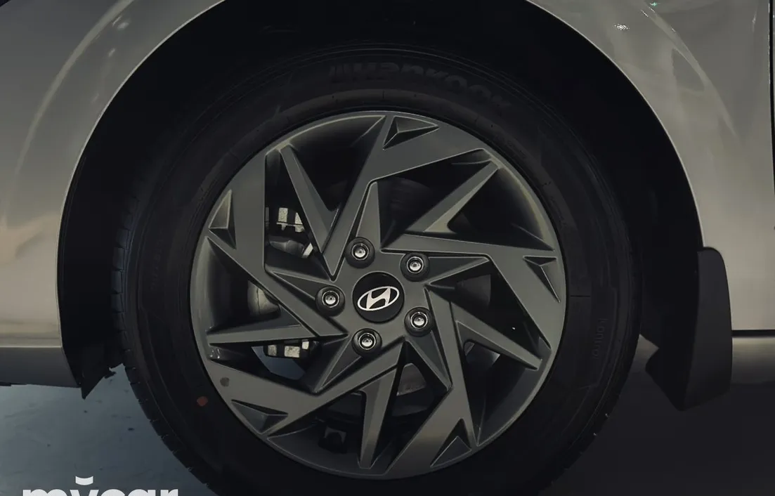 Hyundai Elantra 2024