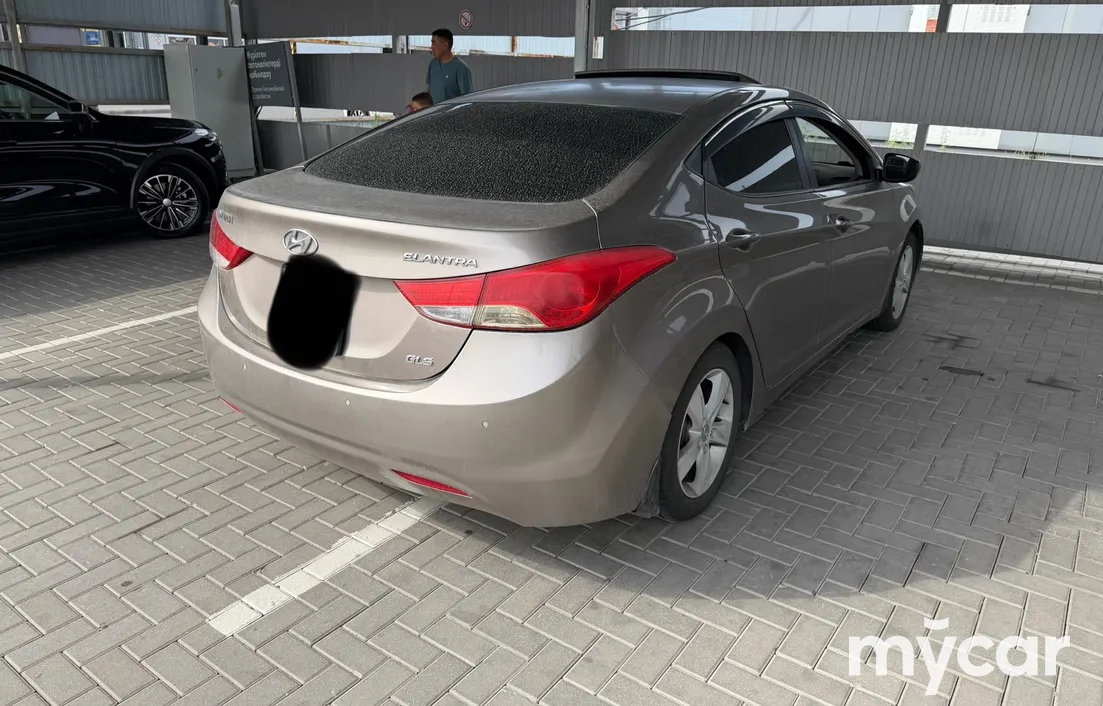 Hyundai Elantra 2013