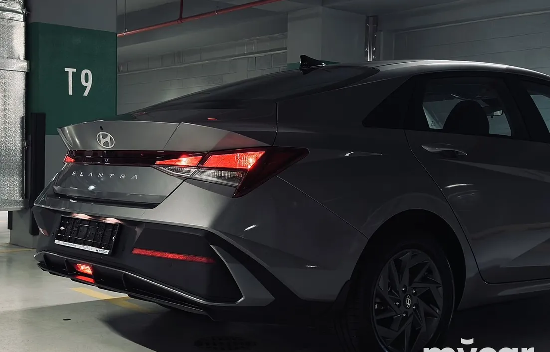 Hyundai Elantra 2024