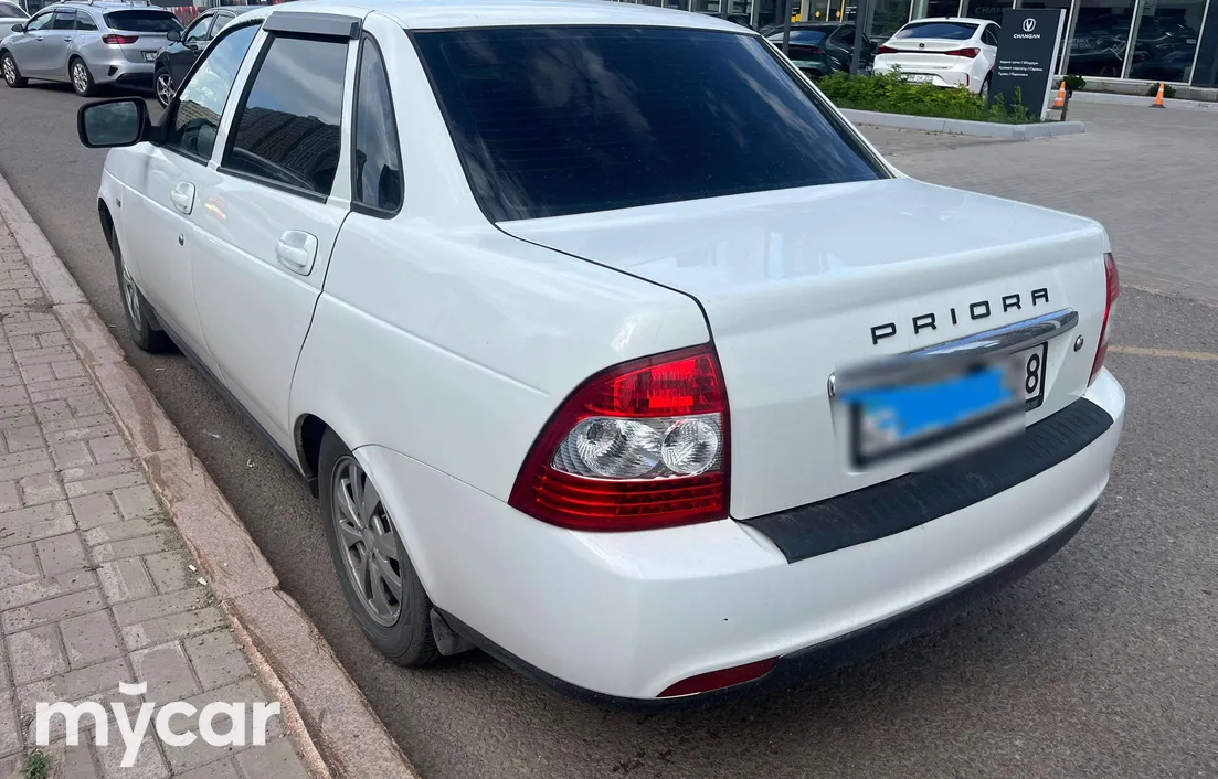 LADA Priora 2013
