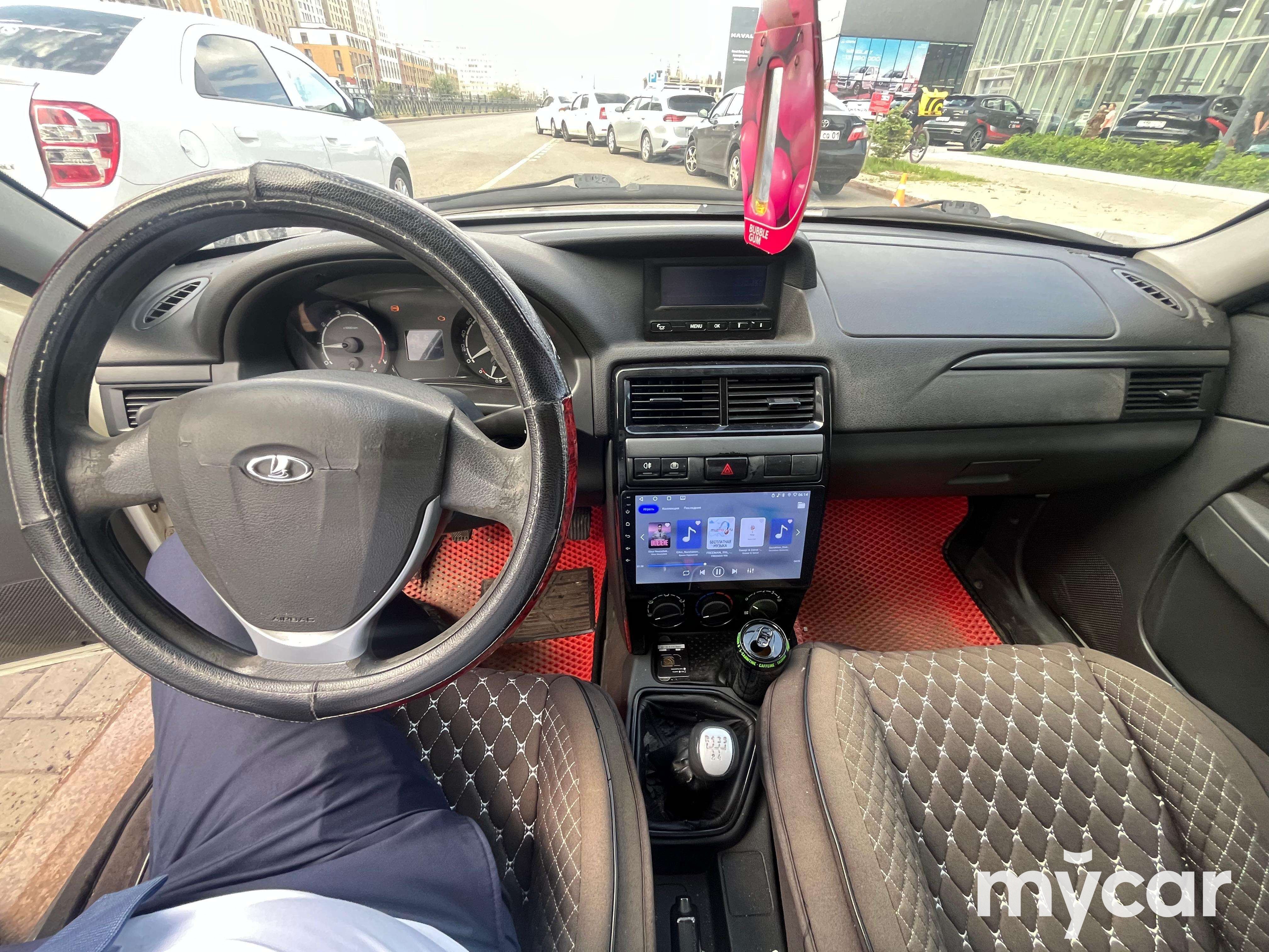 LADA Priora 2013