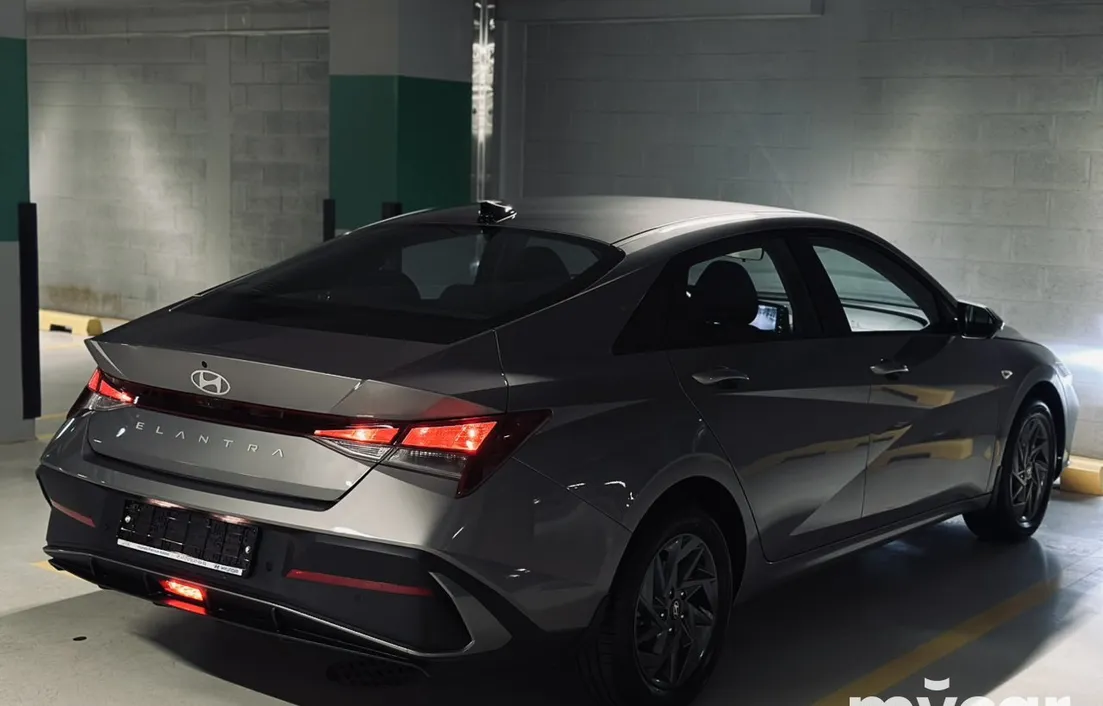 Hyundai Elantra 2024