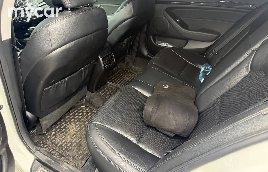 Kia Cadenza 2013