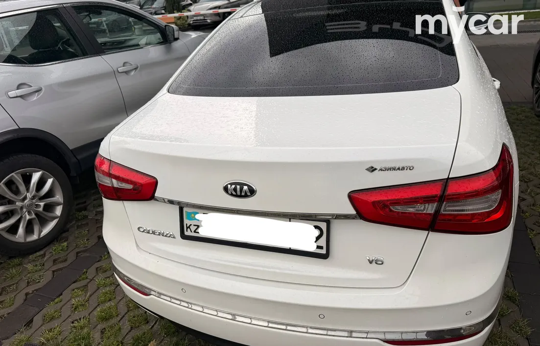 Kia Cadenza 2013