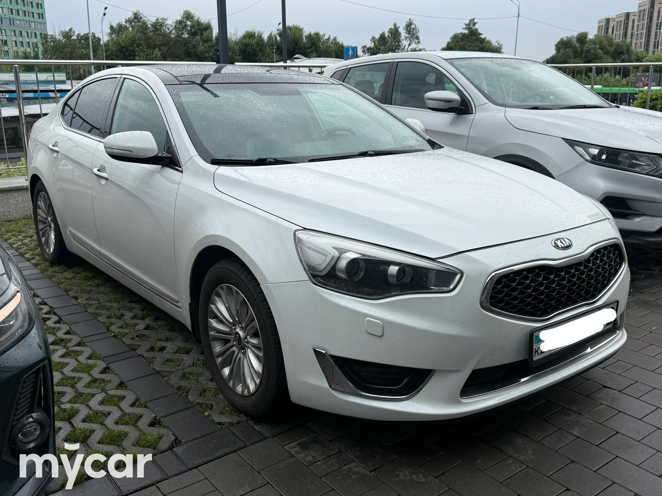 Kia Cadenza 2013