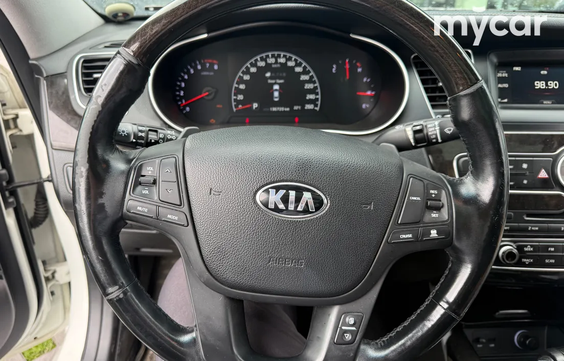 Kia Cadenza 2013