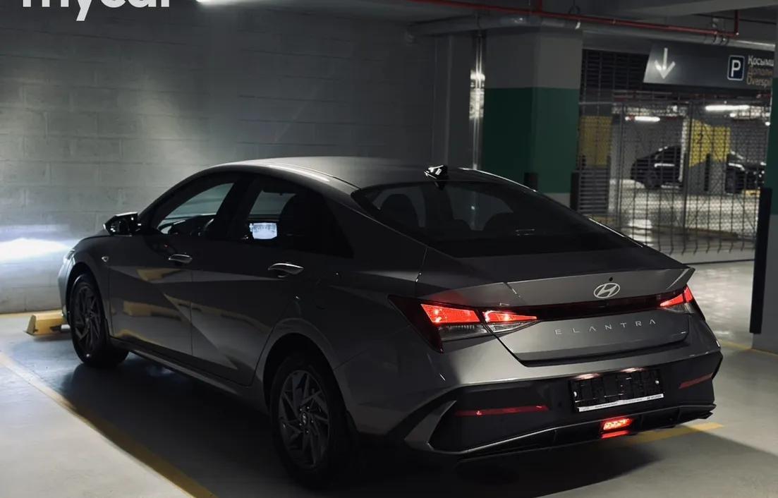 Hyundai Elantra 2024
