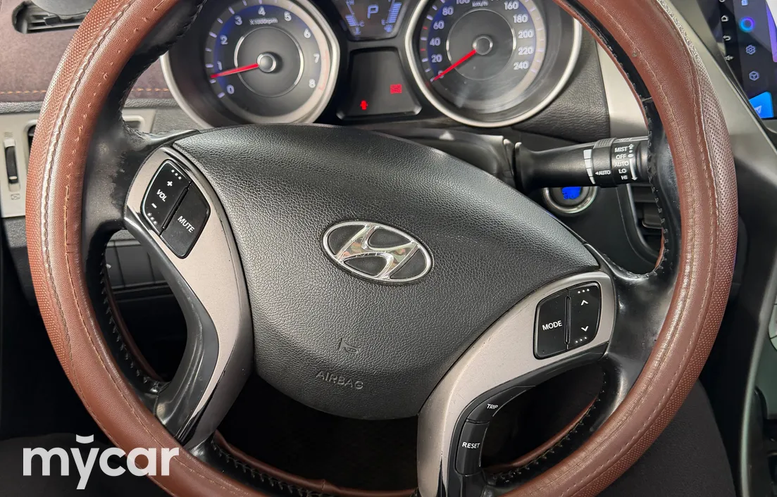 Hyundai Elantra 2013