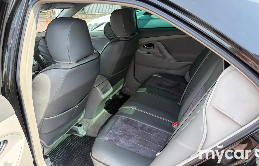 Toyota Camry 2010