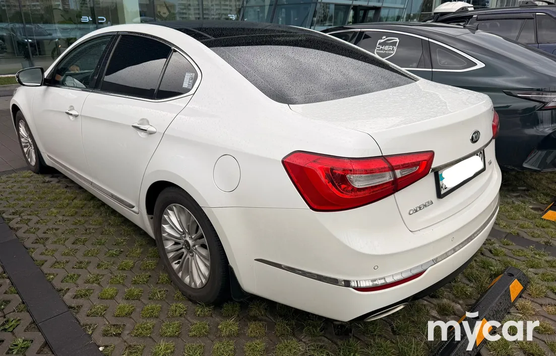 Kia Cadenza 2013