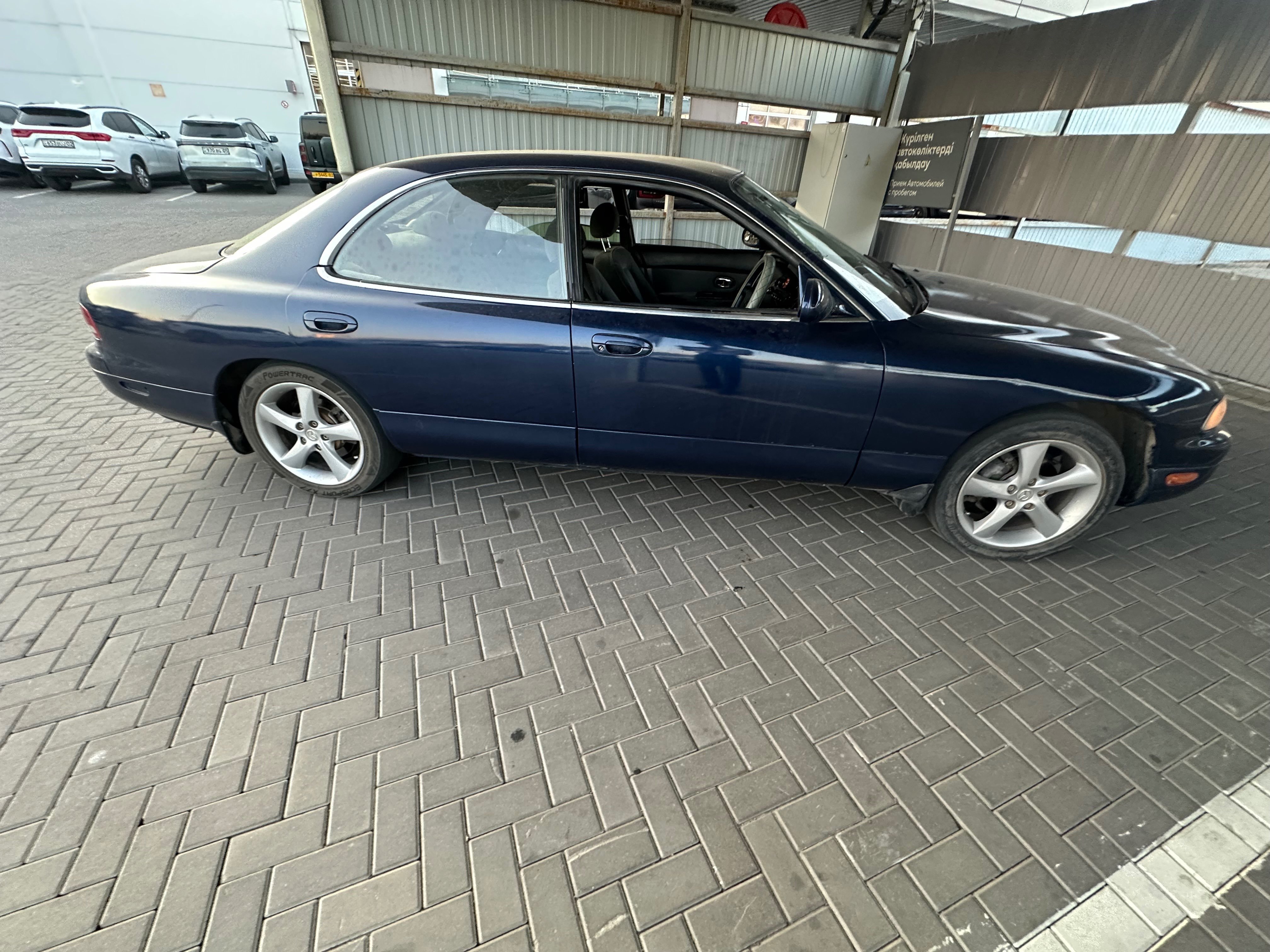 Mazda Sentia 1995