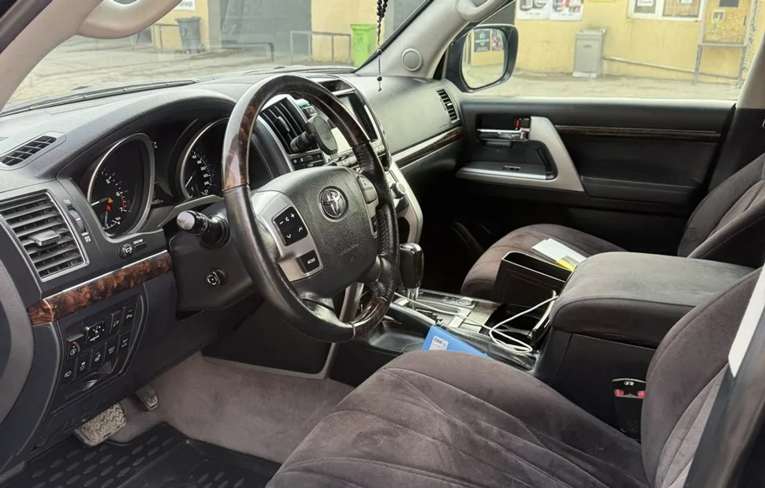 Toyota Land Cruiser 2014