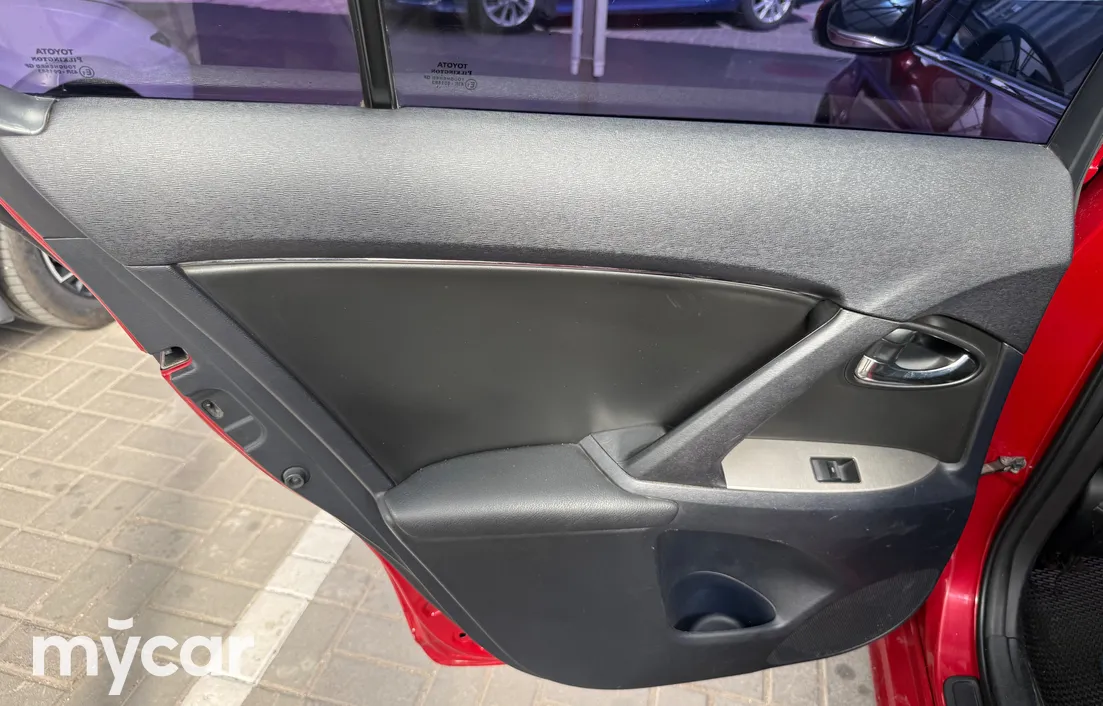 Toyota Avensis 2011