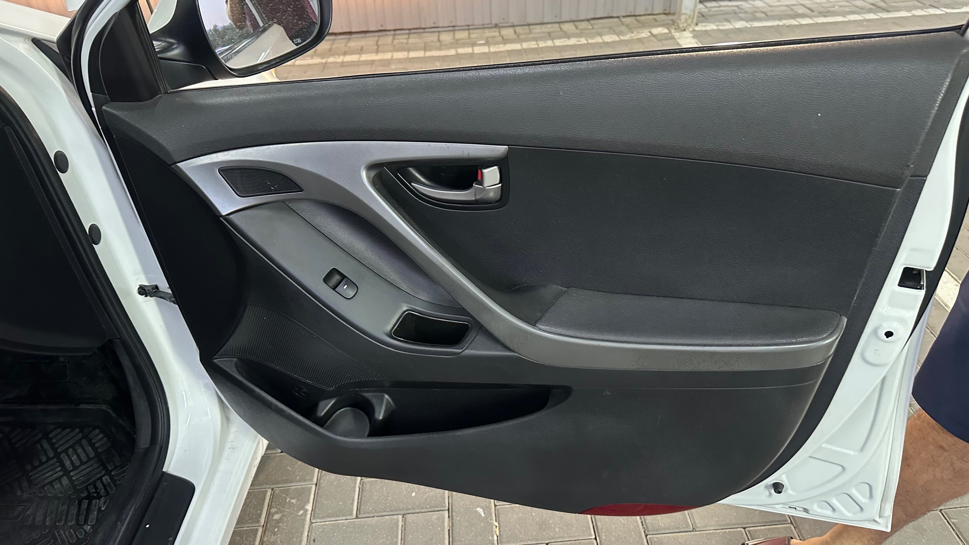 Hyundai Avante 2011