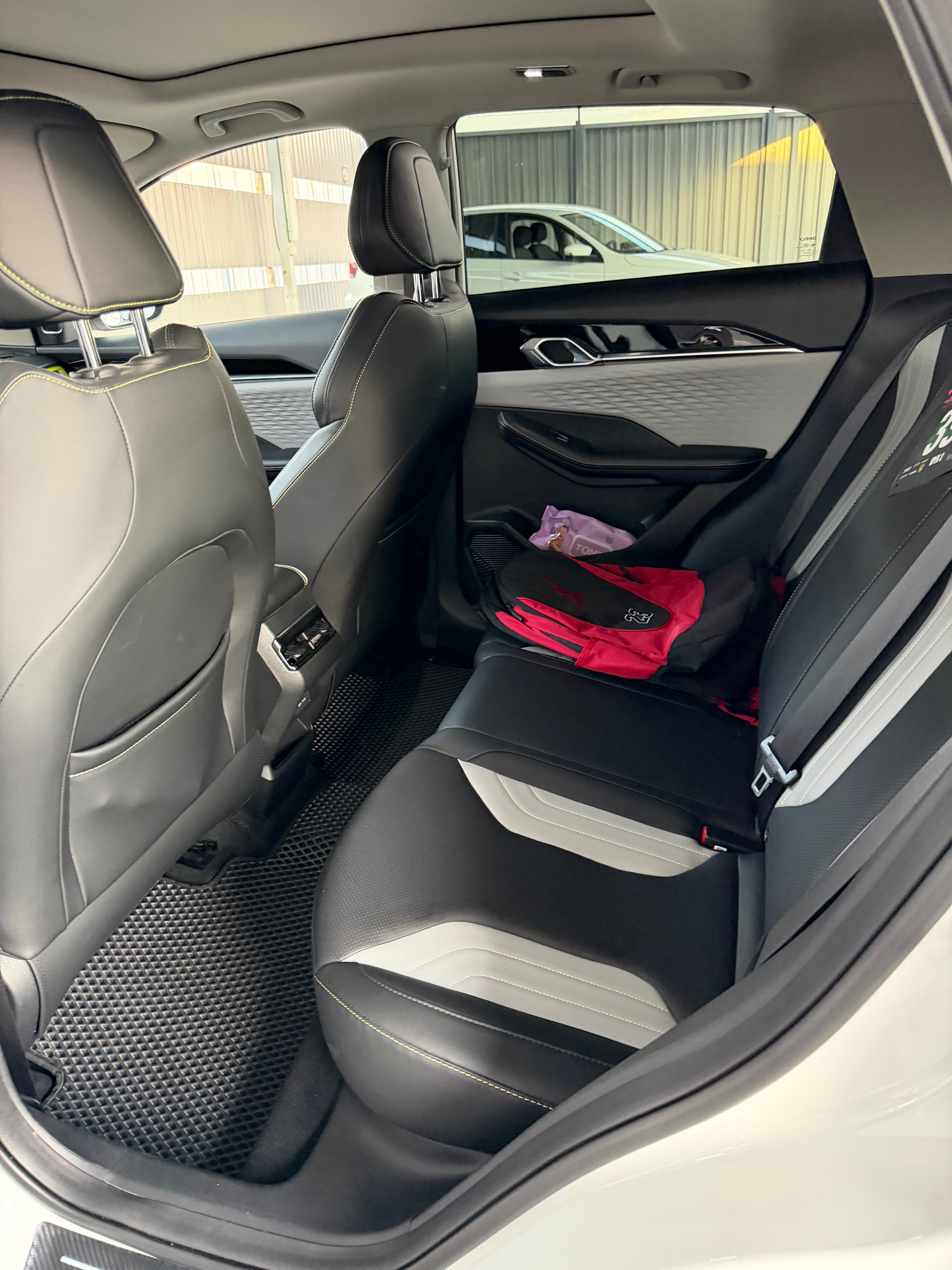 Geely Coolray 2023