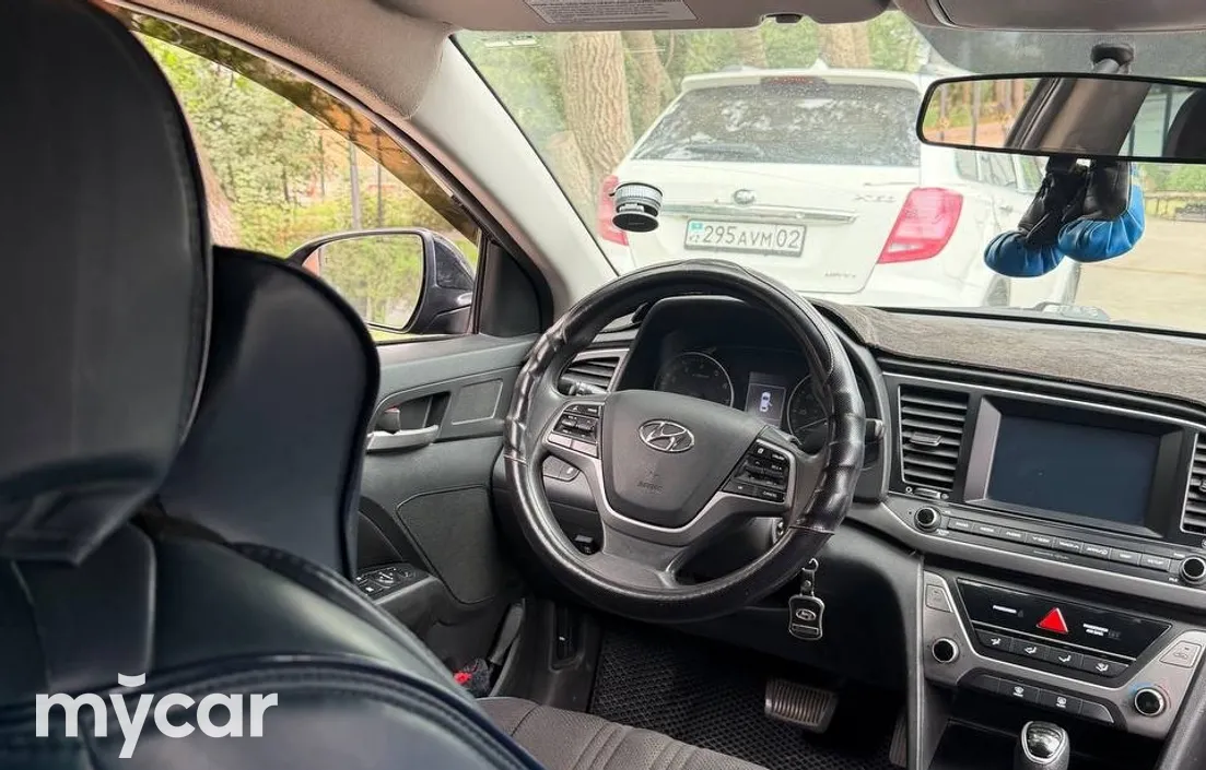 Hyundai Elantra 2018