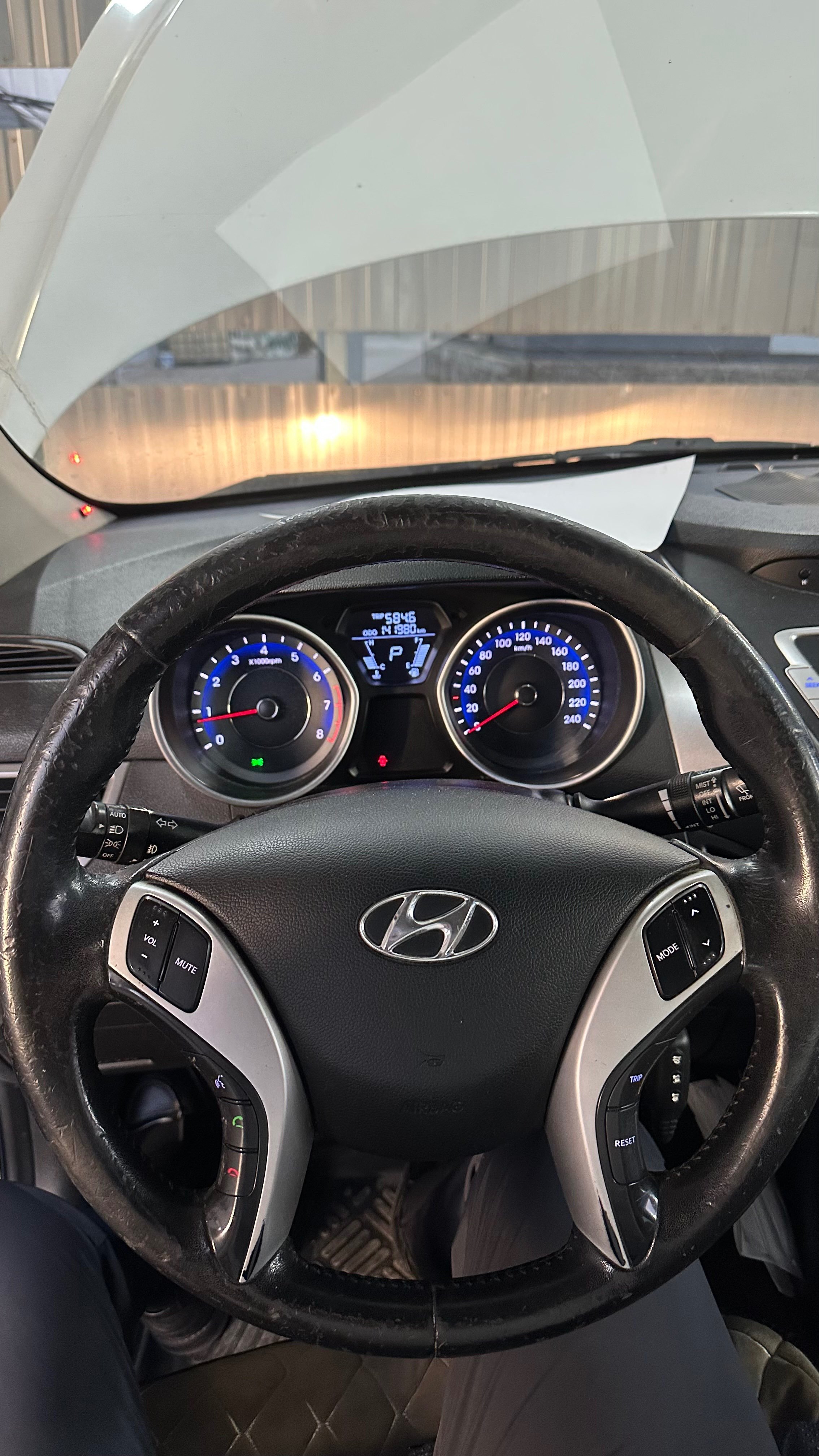 Hyundai Avante 2011