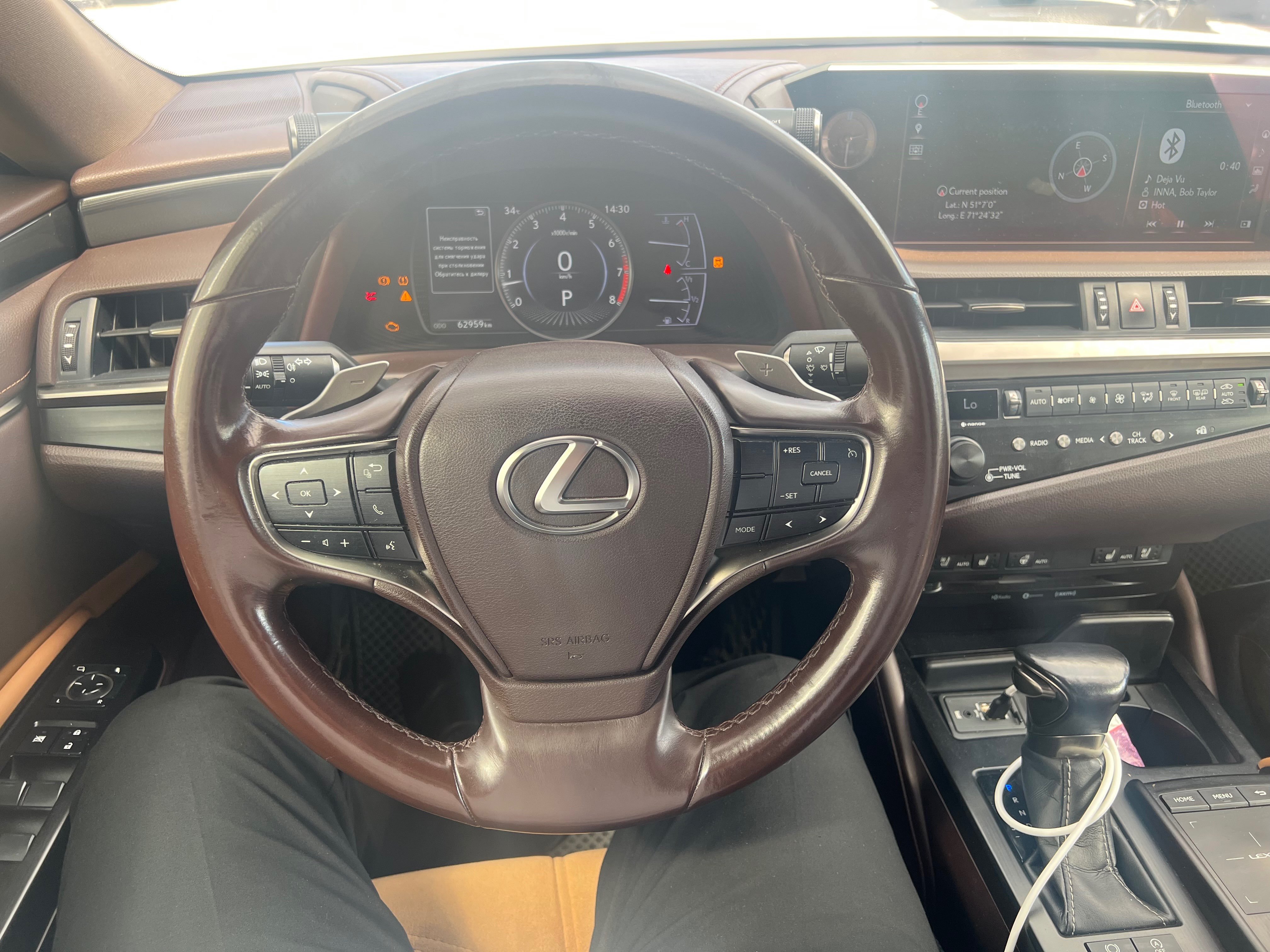 Lexus ES 2019