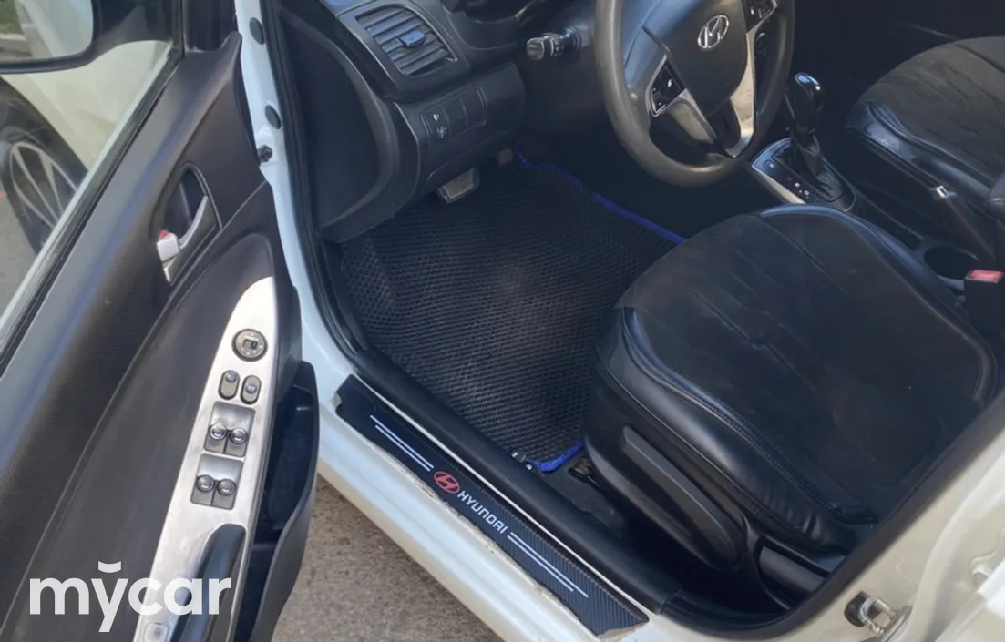 Hyundai Solaris 2015