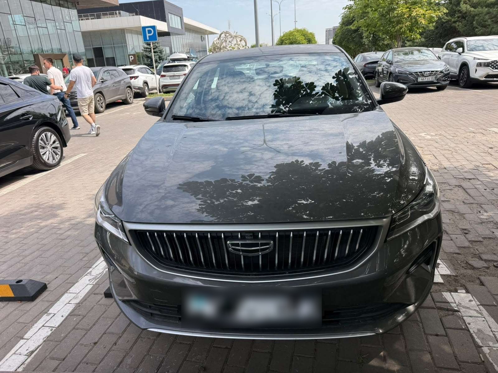 Geely Emgrand 2023