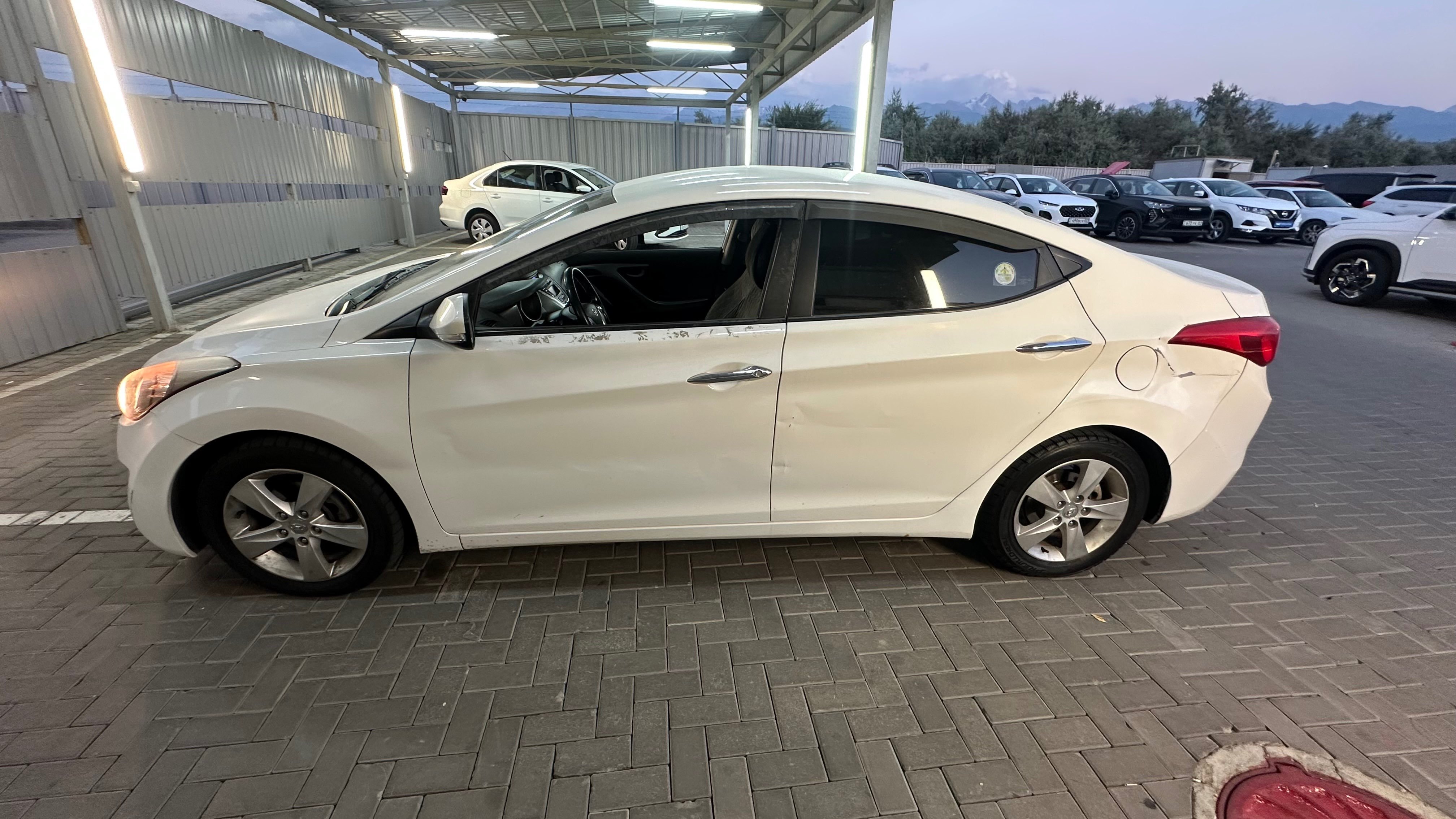 Hyundai Avante 2011