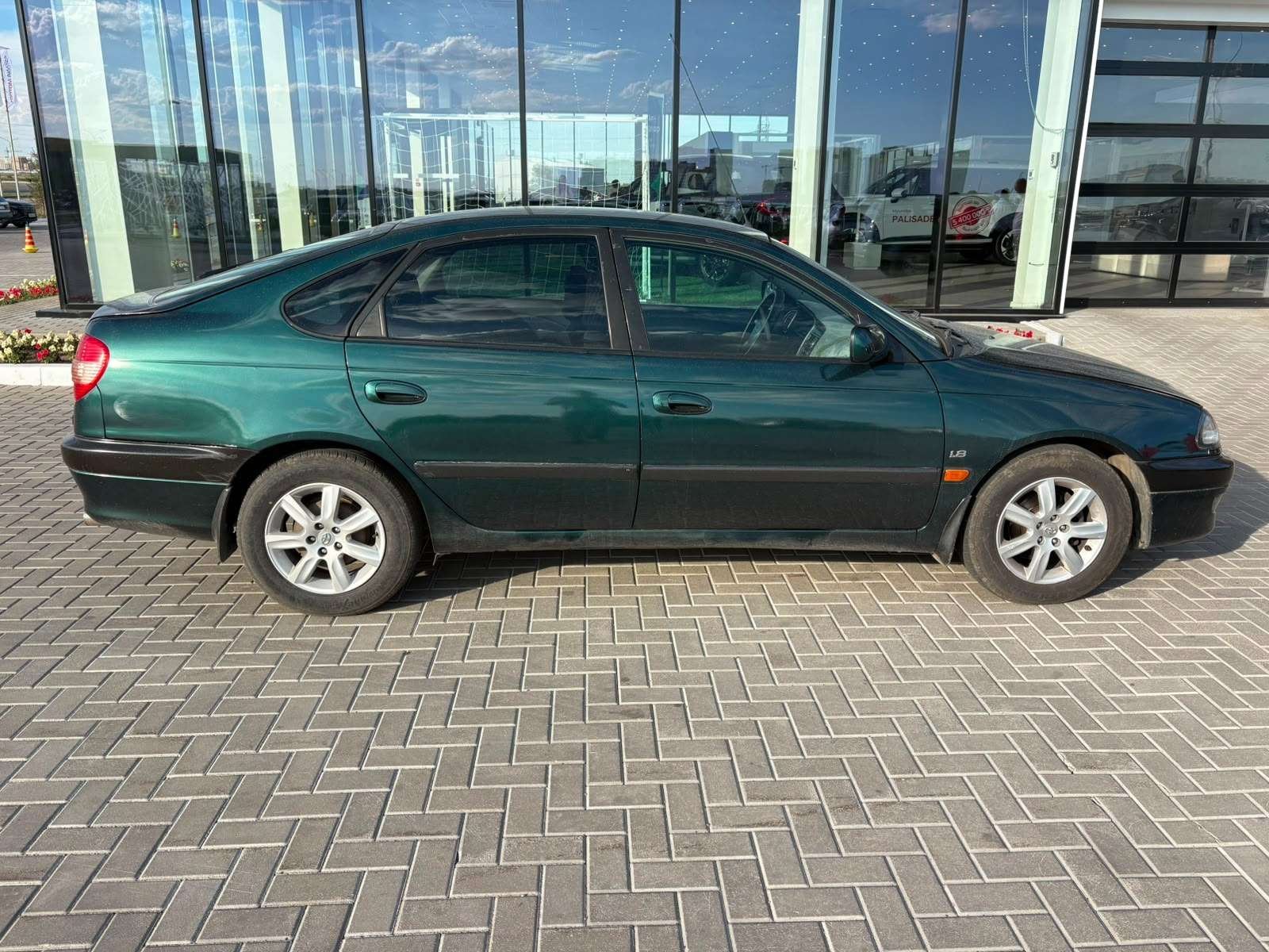 Toyota Avensis 1999