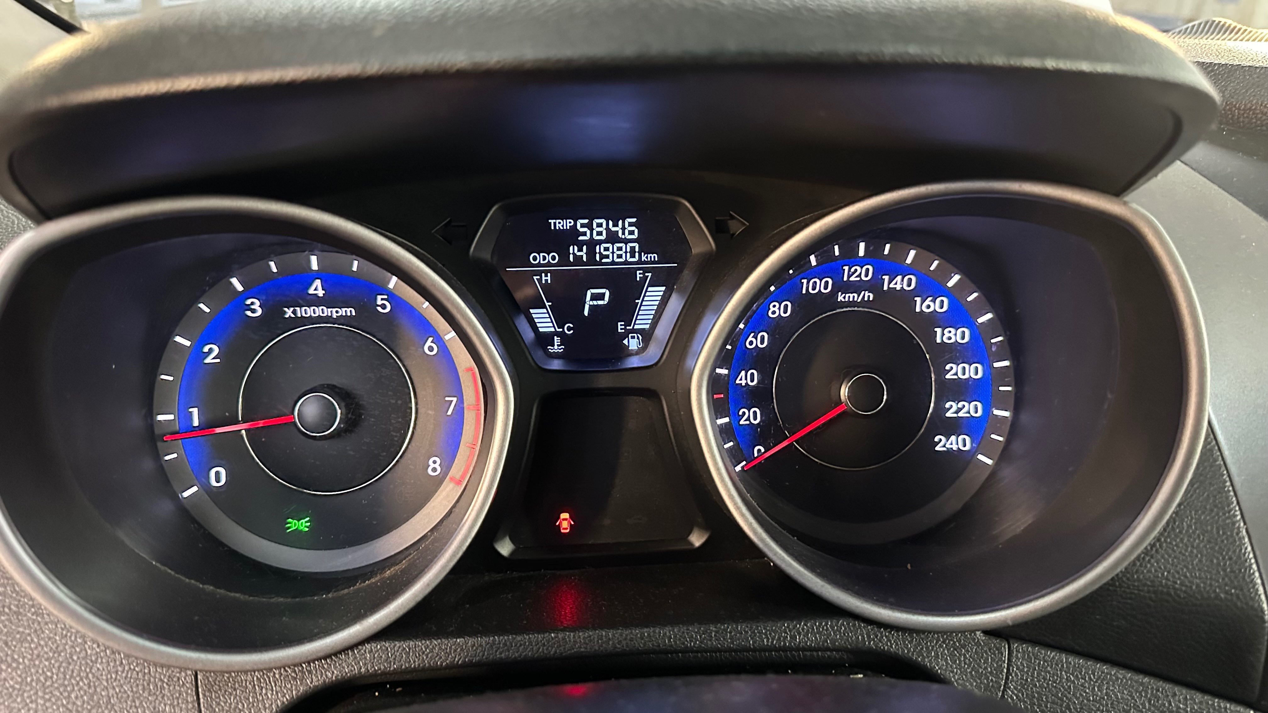 Hyundai Avante 2011